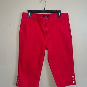 Baccini women’s Red cropped capri pants size 12